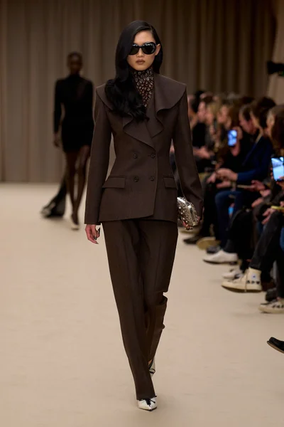 Look 25